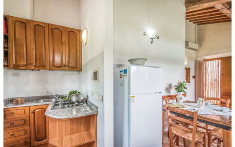 La Fiumara: Sol, Design Intérieur, Sol, Principaux Appliance, Appareil De Cuisine, Pièce, Appartement, Cuisine, Plafond, Tache De Bois