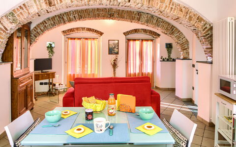 Ca Du Checcu: Meubles, Design Intérieur, Domicile, Sol, Sol, Table, Plafond, Appartement, Pièce, Salon