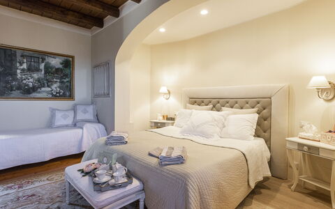 Villa Zambra: Meubles, Lit, Design Intérieur, Chambre, Literie, Mur, Sol, Drap De Lit, Pièce, Sol