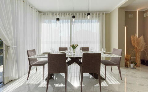 Villa Fiumetto: Meubles, Design Intérieur, Table, Chaise, Sol, Salle À Manger, Table Cuisine Et Salle A Manger, Bois, Sol, Textile