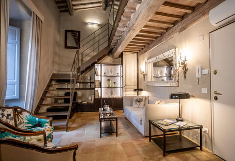 Stylish Apartment: Meubles, Design Intérieur, Mur, Sol, Sol, Plafond, Pièce, Éclairage, Domicile, Salon