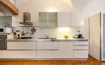 Casa Garibaldi - Levanto: Cuisine, Appareil De Cuisine, Design Intérieur, Principaux Appliance, Comptoir, Sol, Cabinetry, Bois, Électroménager, Meubles