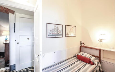 Casa Camuri - Levanto: Mur, Design Intérieur, Sol, Meubles, Sol, Bois, Appartement, Plafond, Chambre, Lit