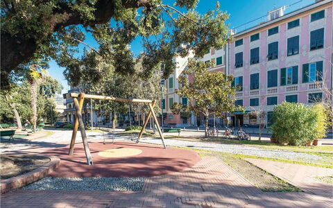 Casa Camuri - Levanto: Jour, Arbre, Ville, Zone Résidentielle, Quartier, Appartement, Espace Public, Design Urbain, Établissements Humains, Condominium