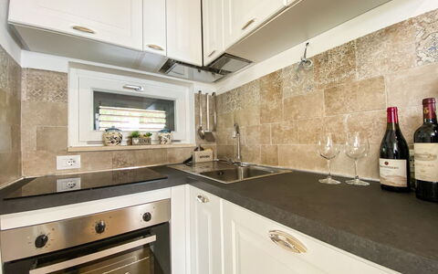 Il Tramonto: Cuisine, Comptoir, Appareil De Cuisine, Principaux Appliance, Design Intérieur, Sol, Électroménager, Luminaire Plomberie, Cabinetry, Sol