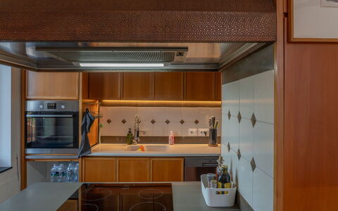 Ca' Nelly: Cuisine, Design Intérieur, Bois, Comptoir, Plafond, Sol, Appareil De Cuisine, Cabinetry, Éclairage, Principaux Appliance