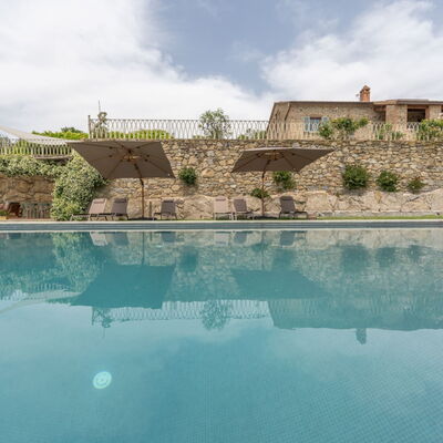 Villa Domus Papi: Piscine, Biens, Hacienda, Villa, Dalle, Recours, Cour, Mobilier De Jardin, Caractéristique De L'Eau, Eco Hôtel