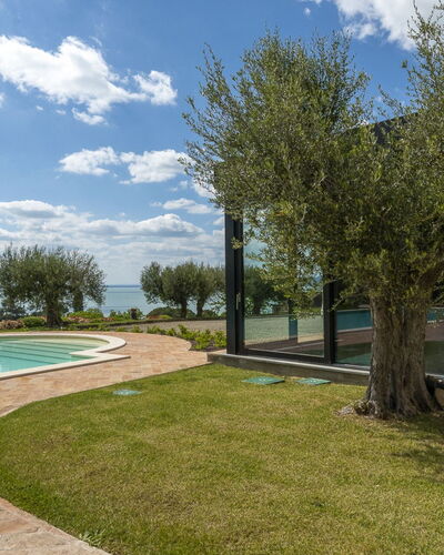 Villa Trasimena: Jardin, Biens, Aménagement Paysager, Piscine, Ombre, Ferme, Villa, Arrière-Cour, Hacienda