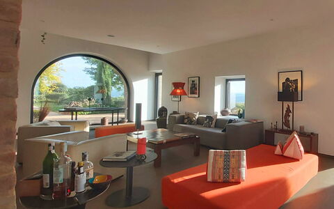 Podere Vigna Nuova: Meubles, Design Intérieur, Table, Canapé, Sol, Éclairage, Plafond, Salon, Sol, Domicile