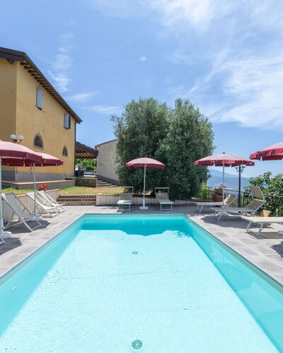 Rufina 974: Mobilier De Jardin, Piscine, Vélo, Parking, Villa, Hôtel, Recours, Plante D'Appartement, Balancelle