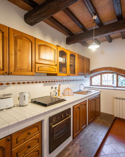 Antico Loggiato: Cuisine, Comptoir, Bois, Sol, Design Intérieur, Cabinetry, Evier, Plafond, Appareil De Cuisine, Sol