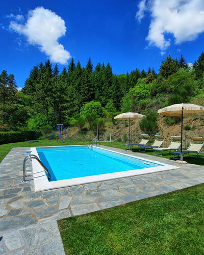 Villa Portole Due: Piscine, Recours, Jardin, Loisir, Eco Hôtel, Aménagement Paysager, Caractéristique De L'Eau, Ombre, Dalle, Thermes