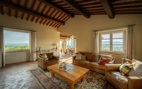 Villa Olivo: Meubles, Plafond, Pièce, Cadre, Dur, Parquet, Chaise, Tache De Bois, Salon