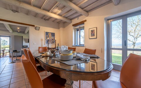 Il Querceto: Meubles, Design Intérieur, Sol, Bois, Chaise, Table Cuisine Et Salle A Manger, Table, Salle À Manger, Pièce, Sol