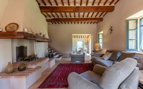 Podere i Poggi: Meubles, Design Intérieur, Mur, Sol, Sol, Bois, Plafond, Salon, Canapé, Pièce