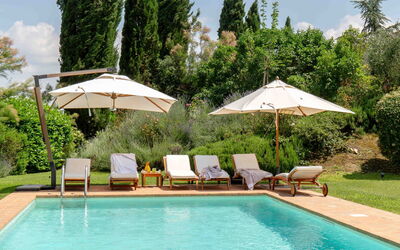 Podere i Poggi: Piscine, Mobilier De Jardin, Parapluie, Recours, Meubles, Balancelle, Ombre, Jardin, Eco Hôtel, Aménagement Paysager