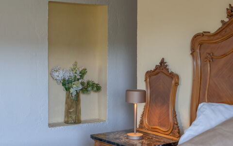 La Piccola Oasi: Design Intérieur, Pièce, Tache De Bois, Peindre, Dur, Cadre, Lampe, Tiroir, Miroir, Plâtre