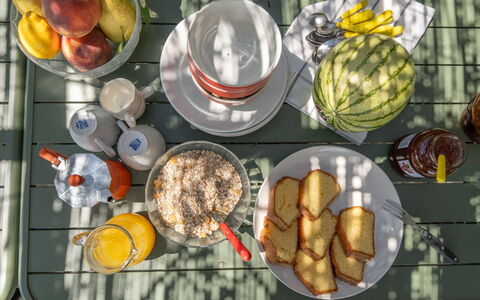 La Piccola Oasi: Aliments, Vaisselle, Fruit, Serveware, Vaisselle, Ingrédient, Table, Produire, Assiette, Drinkware