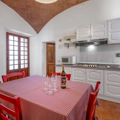 Rustico Apartment With Pool, Casole D'elsa