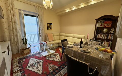 Sto Bene Qua: Meubles, Design Intérieur, Sol, Sol, Bois, Pièce, Plafond, Table, Canapé, Salon