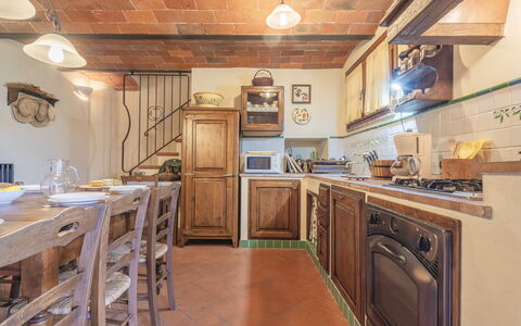 Casa Viola Pool, Wifi, Montaione: Meubles, Cuisine, Design Intérieur, Comptoir, Sol, Bois, Cabinetry, Plafond, Sol, Appareil De Cuisine