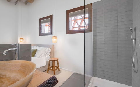 Belmonte Spereto Apartment With Pool, Montaione: Design Intérieur, Sol, Sol, Mur, Bois, Luminaire Plomberie, Plafond, Éclairage, Luminaire, Salle De Bains