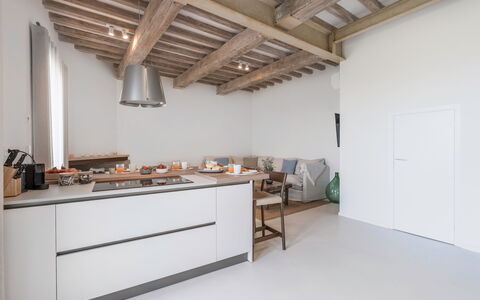 Belmonte Spereto Apartment With Pool, Montaione: Meubles, Design Intérieur, Sol, Cuisine, Bois, Comptoir, Plafond, Sol, Cabinetry, Domicile