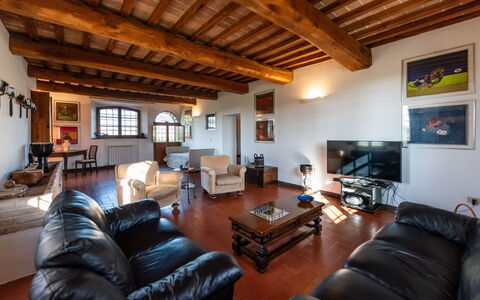 Country House In Tuscan Hills: Appartement, Domicile, Meubles, Parquet, Villa, Canapé, Hôtel, Salon, Daylighting