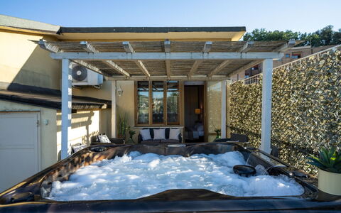 Casamia Tuscan Oasis: 4Br Panoramic Penthouse, Sky: Composite, Piscine, Ombre, Mobilier De Jardin, Conception, Jacuzzi, Structure En Plein Air, Eco Hôtel, Recours