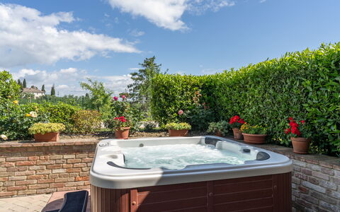 Capanna Di Elfo: Piscine, Pot De Fleur, Recours, Jardin, Baignoire, Eco Hôtel, Luminaire Plomberie, Loisir, Plante D'Appartement