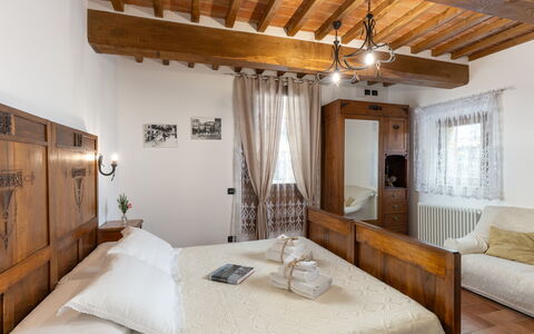 Capanna Di Elfo: Meubles, Lit, Chambre, Design Intérieur, Mur, Literie, Drap De Lit, Bois, Sol, Sol