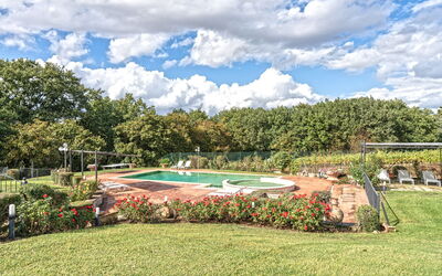 Dimora Di Castroncello: Piscine, Jardin, Recours, Aménagement Paysager, Pelouse, Parc, Ombre, Cour, Arrière-Cour, Eco Hôtel