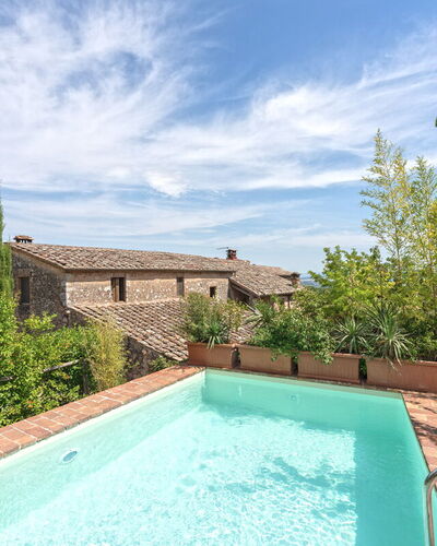 Podere Lorena, Charming Tuscan Farmhouse: Bleu, Architecture, Piscine, Composite, Biens, Hacienda, Villa, Ferme, Cour, Arrière-Cour