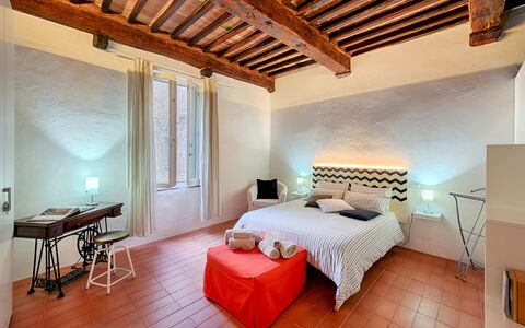 The Silent Courtyard Retreat: Spacious 2-Bedroom S: Design Intérieur, Chambre, Meubles, Sol, Sol, Plafond, Domicile, Pièce, Lit, Cadre De Lit