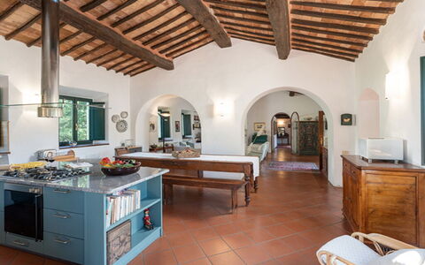 Casale del Timignano, Private Villa with Huge Gard: Meubles, Domicile, Maison, Design Intérieur, Chaise, Plafond, Cuisine, Table Cuisine Et Salle A Manger, Villa, Comptoir
