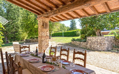 Casale del Timignano, Private Villa with Huge Gard: Meubles, Jardin, Table Cuisine Et Salle A Manger, Chaise, Ombre, Mobilier De Jardin, Aménagement Paysager, Biens, Hacienda, Cour