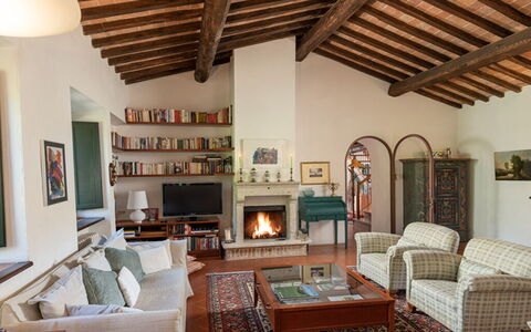 Casale del Timignano, Private Villa with Huge Gard: Meubles, Design Intérieur, Mur, Canapé, Bois, Sol, Domicile, Salon, Pièce, Plafond