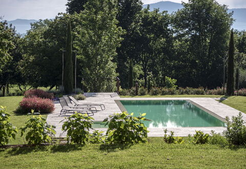Villa Cortona: Arbuste, Jardin, Piscine, Aménagement Paysager, Arrière-Cour, Ombre, Pelouse, Dalle, Cour, Mobilier De Jardin