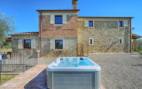 Marielena Authentic Chianti Retreat: Panoramic Vie: Piscine, Luminaire Plomberie, Baignoire, Recours, Conception, Cour, Caractéristique De L'Eau, Thermes, Jacuzzi