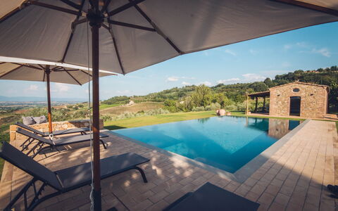 Villa Petrosa: Your Private Escape Overlooking the: Piscine, Loisir, Des Loisirs, Mobilier De Jardin, Recours, Biens, Vacances, Eco Hôtel, Balancelle, Villa