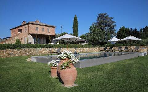 Villa Petrosa: Your Private Escape Overlooking the: Biens, Piscine, Jardin, Aménagement Paysager, Villa, Hacienda, Cour, Mobilier De Jardin, Cour, Manoir