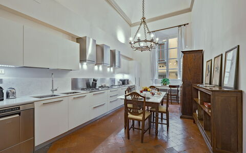 Elegant Suite: Florence Apartment with View on Med: Cuisine, Sol, Design Intérieur, Bois, Meubles, Comptoir, Plafond, Appareil De Cuisine, Sol, Cabinetry