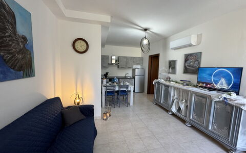 Il Volo Del Nibbio: Meubles, Sol, Sol, Appartement, Canapé, Chaise, Salon, Table Basse, Canapé-Lit