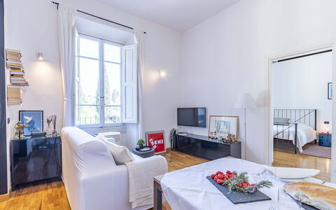 Green Suite Florence: Meubles, Design Intérieur, Sol, Sol, Pièce, Plafond, Canapé, Salon, Appartement, Table