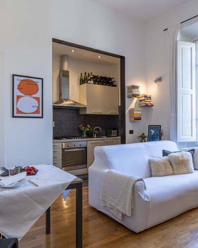 Green Suite Florence: Meubles, Design Intérieur, Sol, Pièce, Table, Canapé, Sol, Plafond, Salon, Chaise