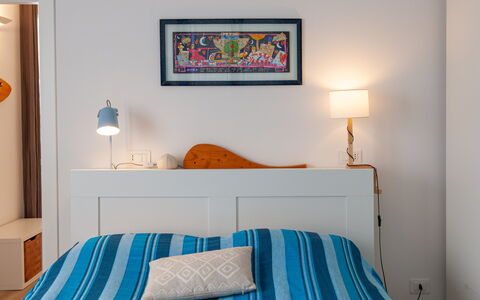 La Casa Dei Mandarini: Meubles, Lit, Design Intérieur, Chambre, Literie, Drap De Lit, Mur, Sol, Pièce, Bois