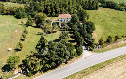 Villa Amelia: Arbre, Environnement Naturel, Paysage, Zone Résidentielle, Maison, Domicile, Plaine, Zone Rurale, Lot Terre, Biens