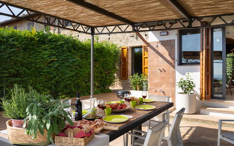 Casa Meletta: Meubles, Table, Chaise, Mobilier De Jardin, Tableau De Plein Air, Table Cuisine Et Salle A Manger, Ombre, Jardin, Structure En Plein Air, Pot De Fleur