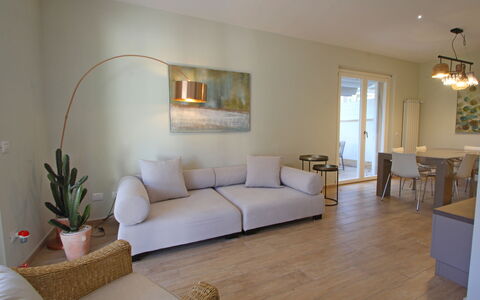 Casa Rossella: Meubles, Design Intérieur, Sol, Sol, Mur, Canapé, Bois, Salon, Pièce, Table