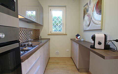 Casa Rossella: Appareil De Cuisine, Cuisine, Comptoir, Principaux Appliance, Design Intérieur, Électroménager, Cabinetry, Sol, Bois, Cuisinière